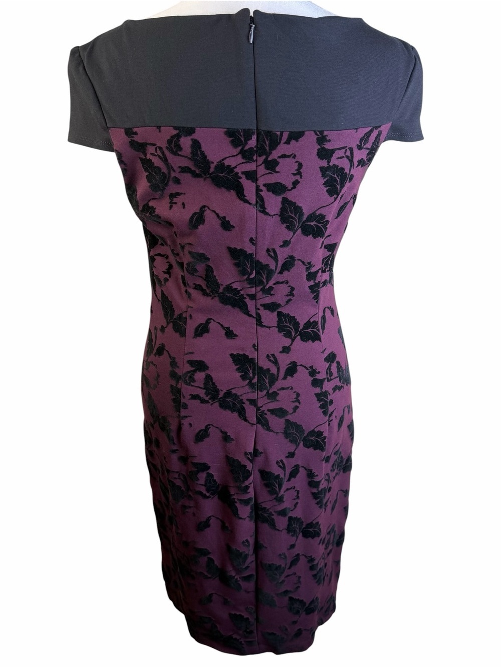 Carmen by Carmen Marc Valvo Black & Plum Floral Sheath Dress Size 6 - Picture 5 of 11